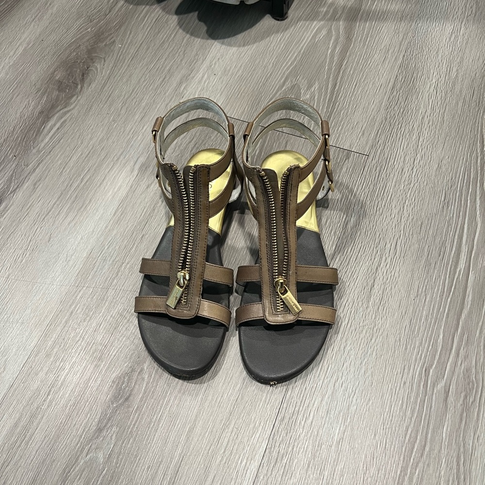 Michael Kors Brown Sandals in size 6.5 - Picture 4 of 4